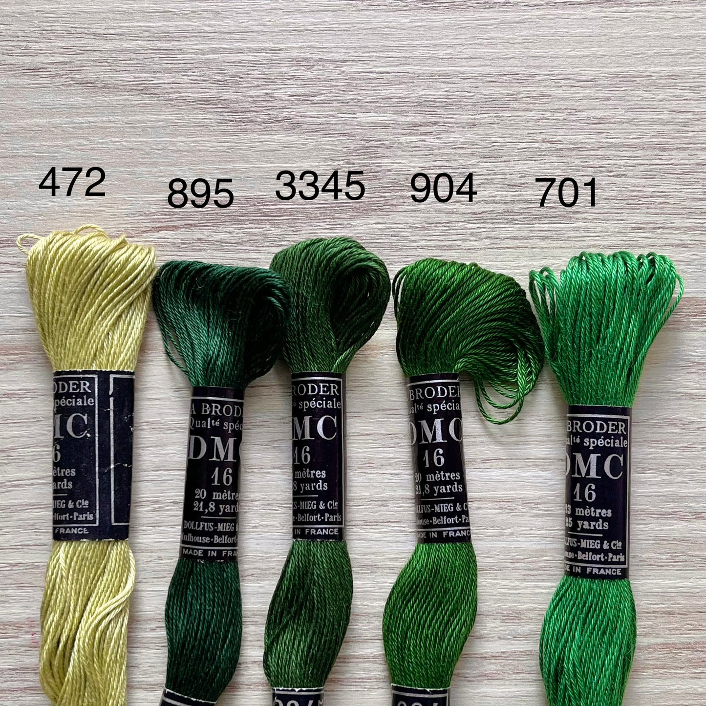 DMC 16 broderigarn / Navnegarn